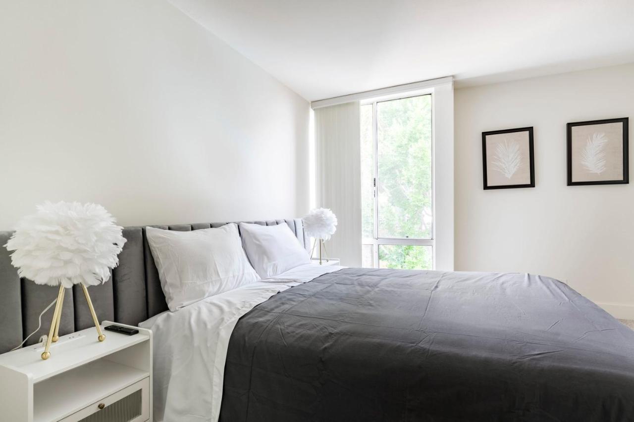 New Luxury Weho Boys Town Med *